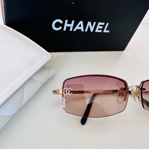 CHANEL VINTAGE SUNGLASSES crystal CC’s - Picture 7 of 16